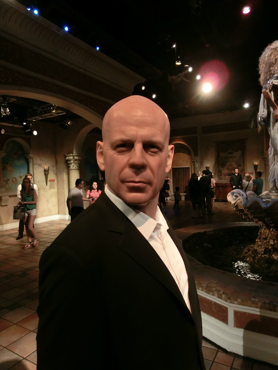 Bruce Willis als Wachsfigur