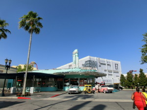 Restaurant Mel's Drive Inn - im Hintergrund Transformers The Ride 3-D