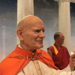 Papst Johannes Paul II. und der Dalai Lama bei Madame Tussauds NY