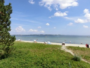 Blick über die Düne und den Sandstrand Holnis an der Ostsee / Flensburger Förde