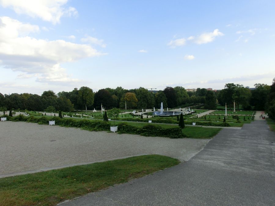 Blick über die Terrassen und Gartenanlage des parks Sanssouci