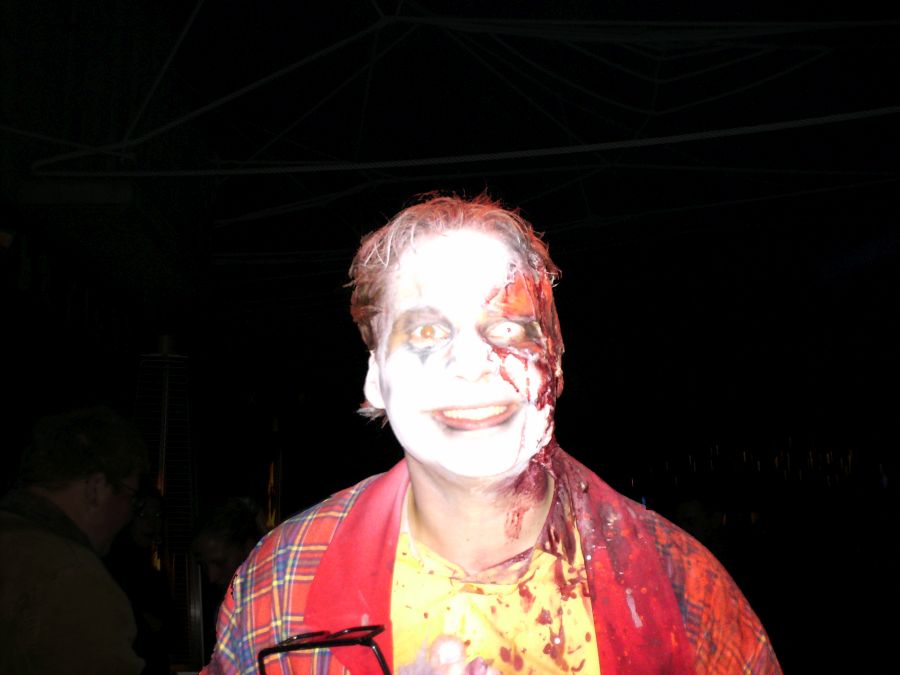 Fies lachender Zombie-Clown