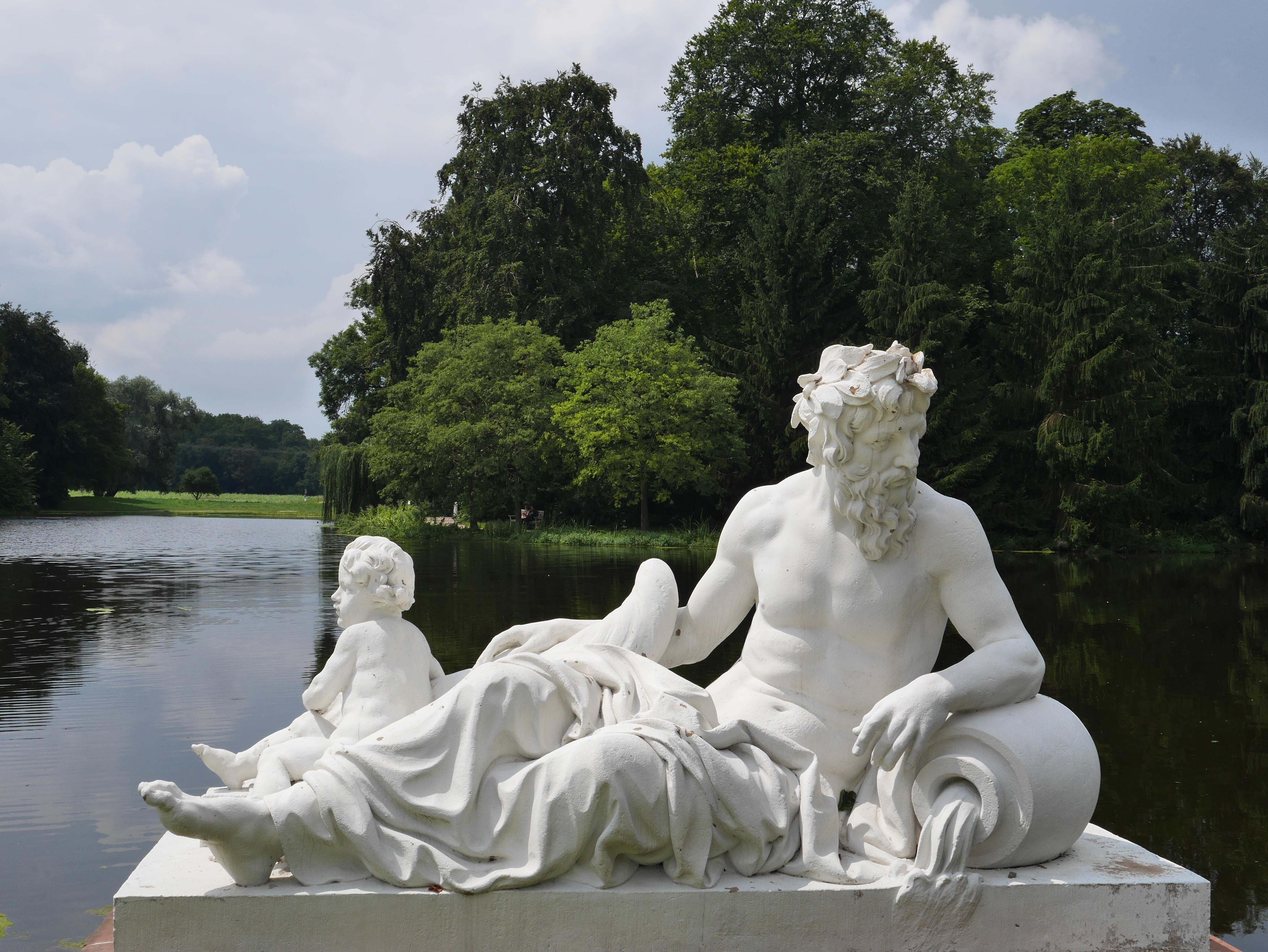 Skulptur Flussgott Rhein in Schwetzingen