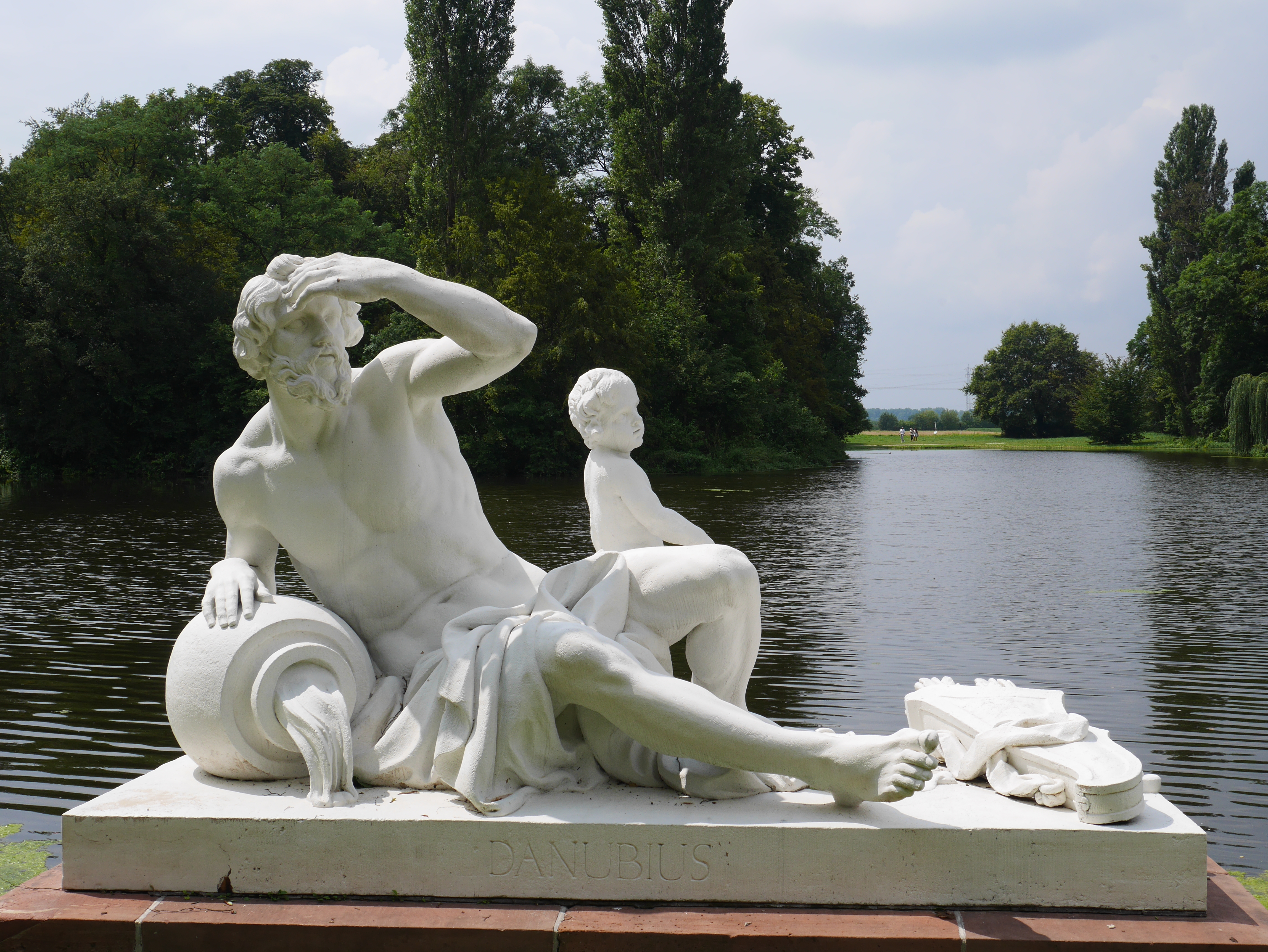 Skulptur Flussgott Donau in Schwetzingen