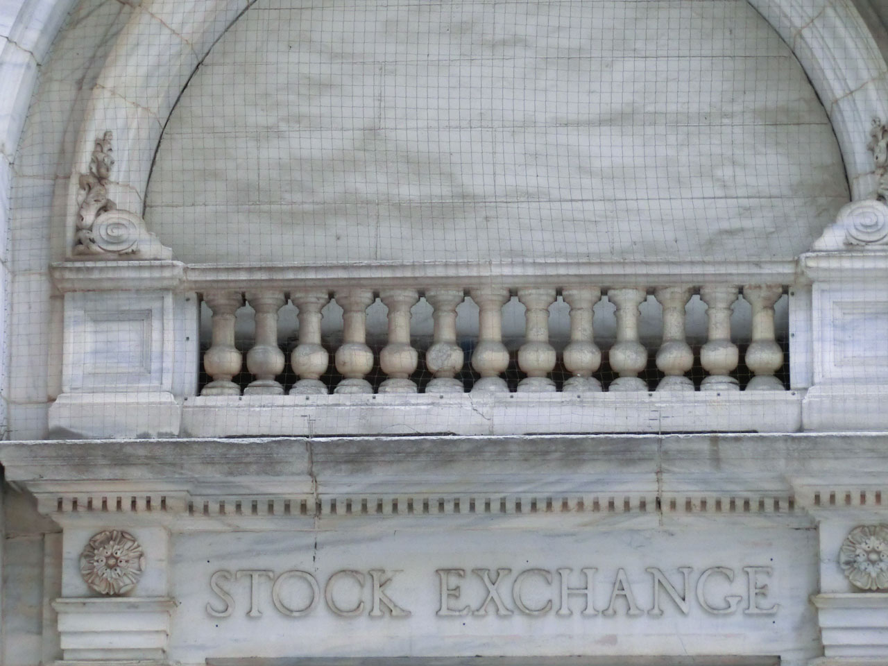 Inschrift "Stock Exchange" an der New Yorker Börse