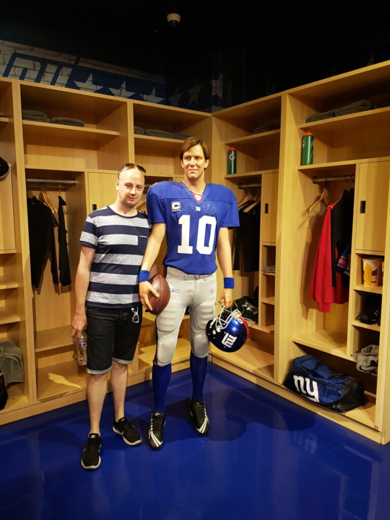 Eli Manning Quarterback der NY Giants als Wachsfigur bei Madame Tussauds